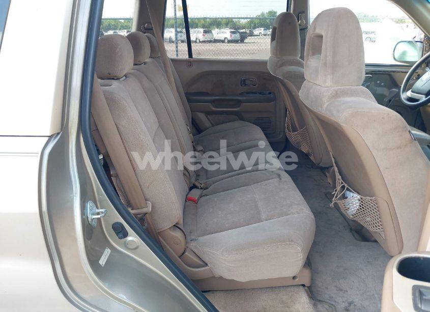 Photo 8 of 2005 Honda Pilot LX (VIN 2HKYF18125H532381)