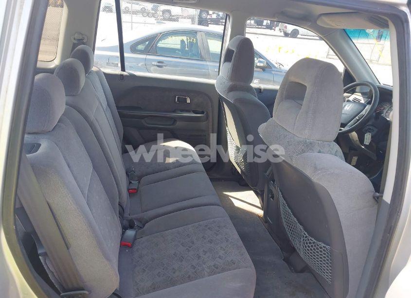 Photo 8 of 2005 Honda Pilot LX (VIN 2HKYF18125H572864)