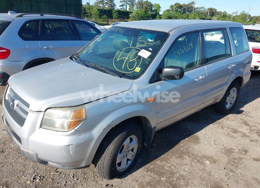 Photo 2 of 2006 Honda Pilot LX (VIN 2HKYF18126H532527)