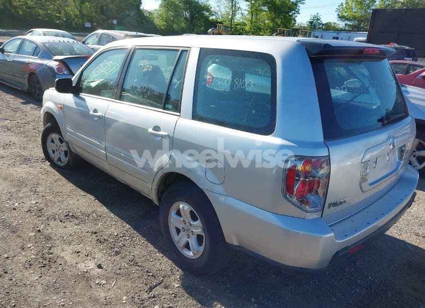 Photo 3 of 2006 Honda Pilot LX (VIN 2HKYF18126H532527)