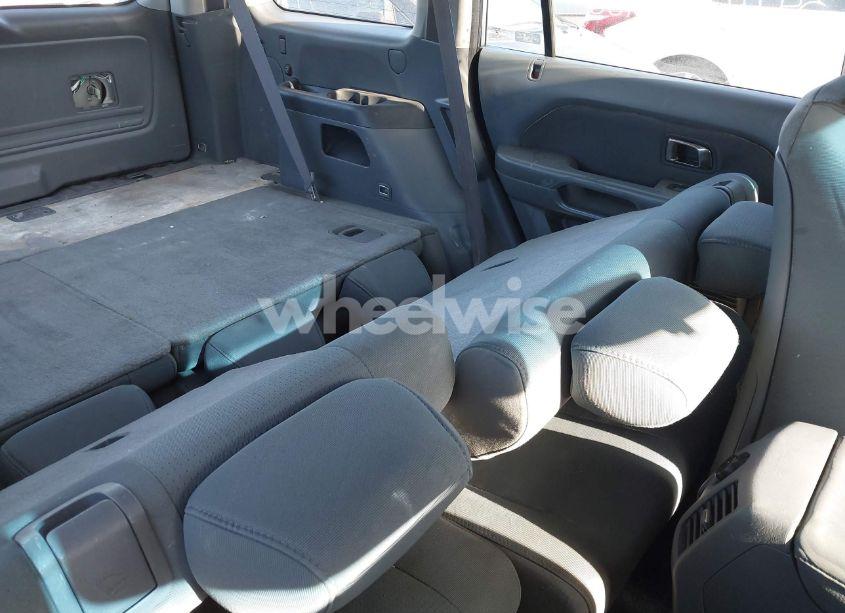 Photo 8 of 2006 Honda Pilot LX (VIN 2HKYF18126H532527)