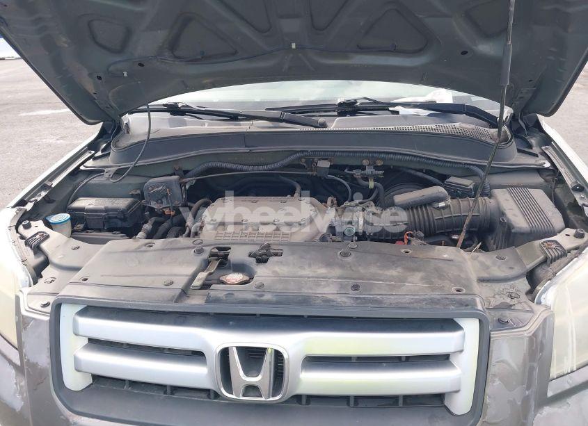 Photo 10 of 2007 Honda Pilot LX (VIN 2HKYF18127H537308)