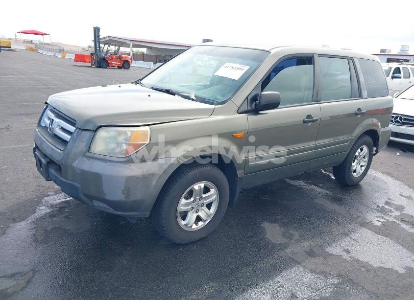 Photo 14 of 2007 Honda Pilot LX (VIN 2HKYF18127H537308)