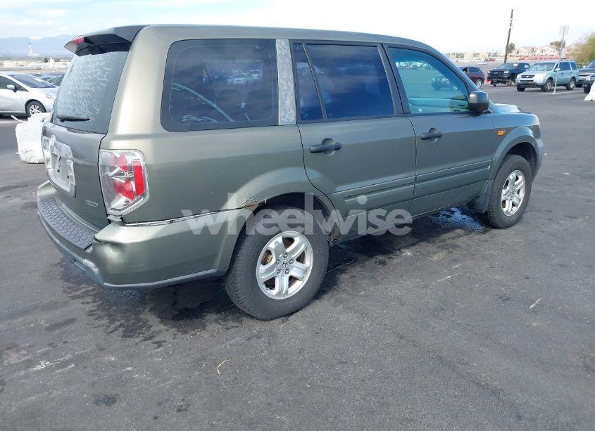 Photo 4 of 2007 Honda Pilot LX (VIN 2HKYF18127H537308)