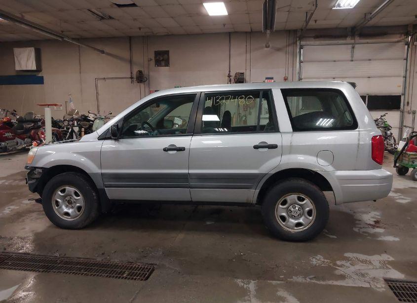 Photo 12 of 2003 Honda Pilot LX (VIN 2HKYF18133H532144)