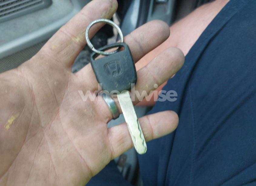 Photo 11 of 2004 Honda Pilot LX (VIN 2HKYF18134H561743)