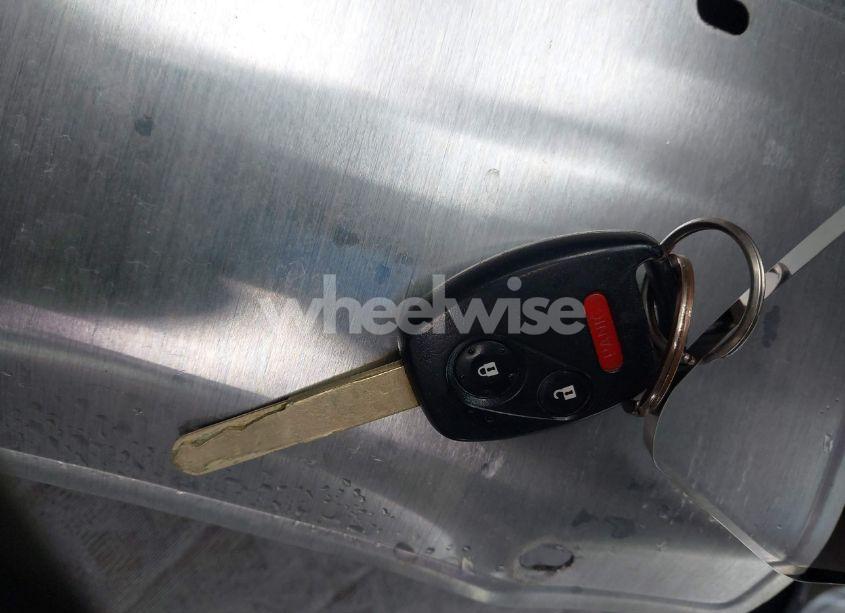 Photo 11 of 2005 Honda Pilot LX (VIN 2HKYF18135H567124)