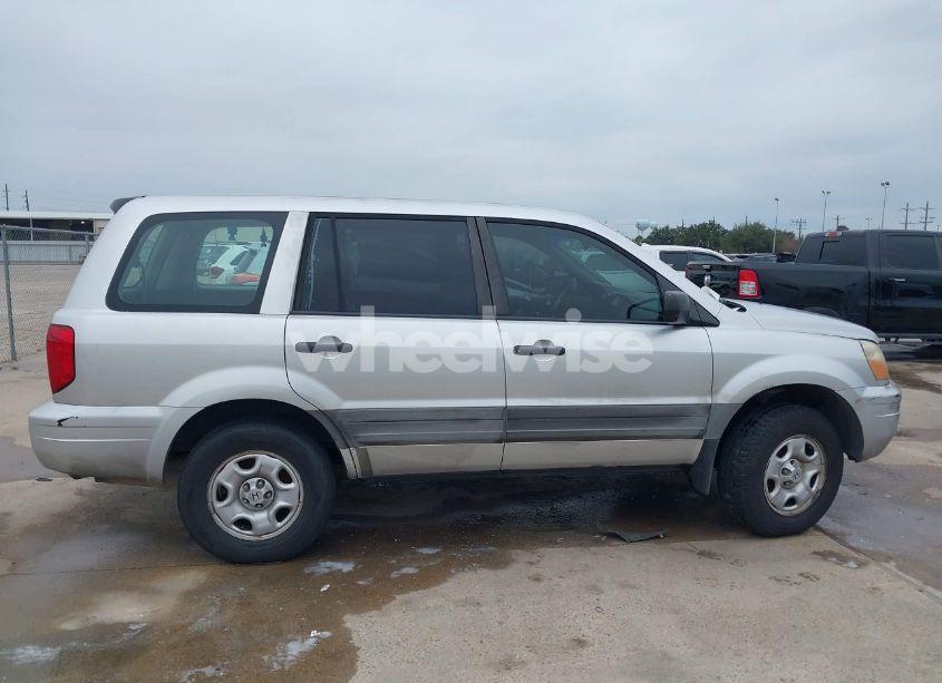 Photo 13 of 2005 Honda Pilot LX (VIN 2HKYF18135H567124)