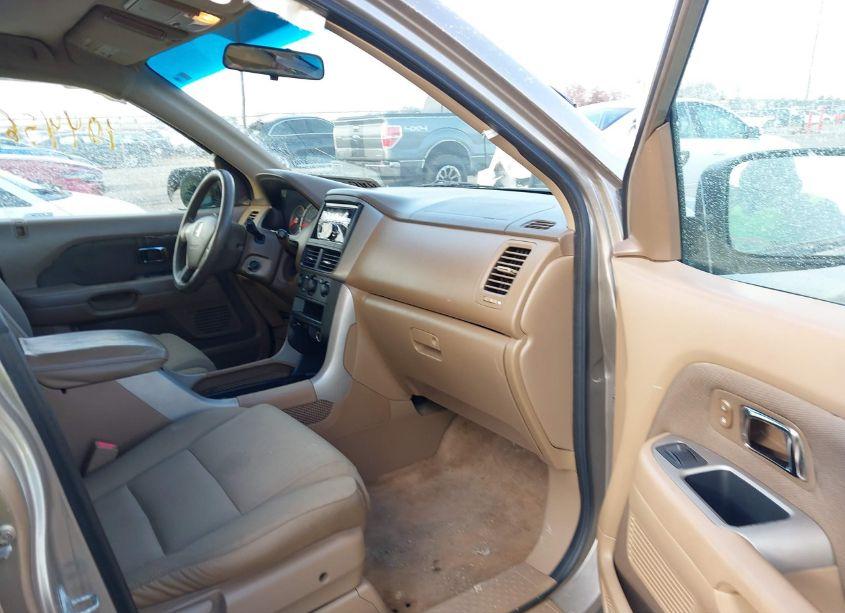 Photo 5 of 2006 Honda Pilot LX (VIN 2HKYF18136H510052)