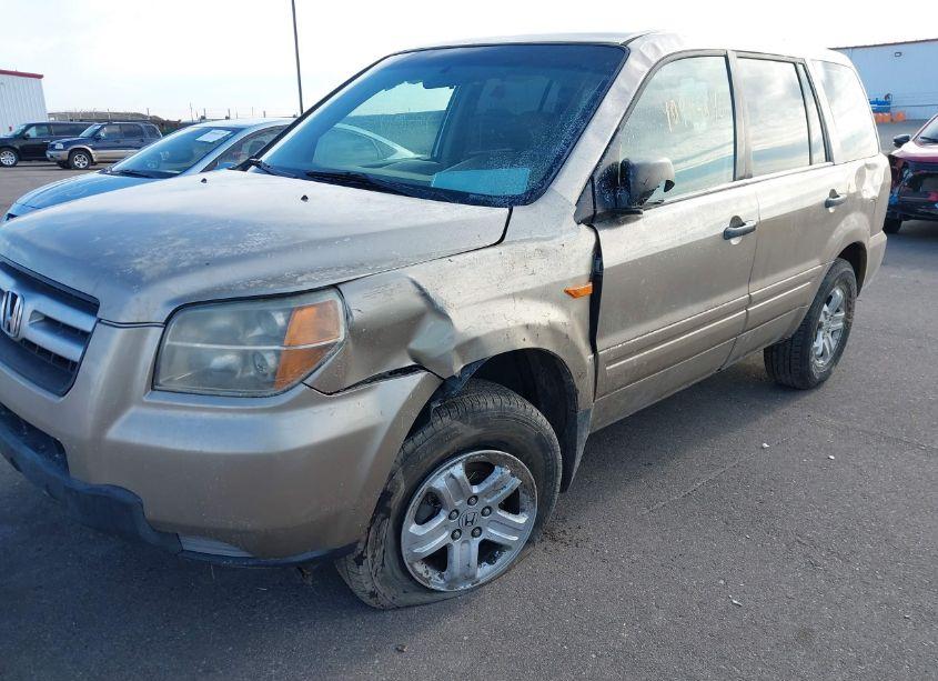 Photo 6 of 2006 Honda Pilot LX (VIN 2HKYF18136H510052)