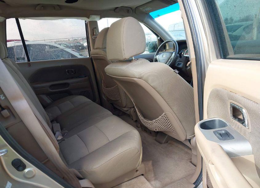 Photo 8 of 2006 Honda Pilot LX (VIN 2HKYF18136H510052)