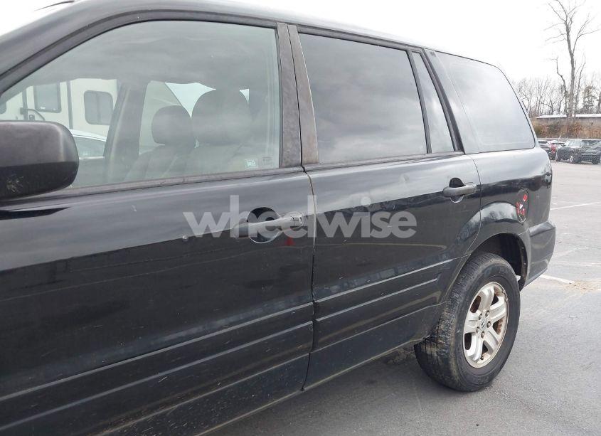 Photo 12 of 2007 Honda Pilot LX (VIN 2HKYF18137H518363)