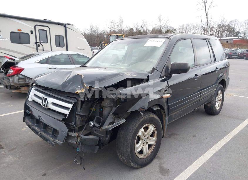 Photo 2 of 2007 Honda Pilot LX (VIN 2HKYF18137H518363)