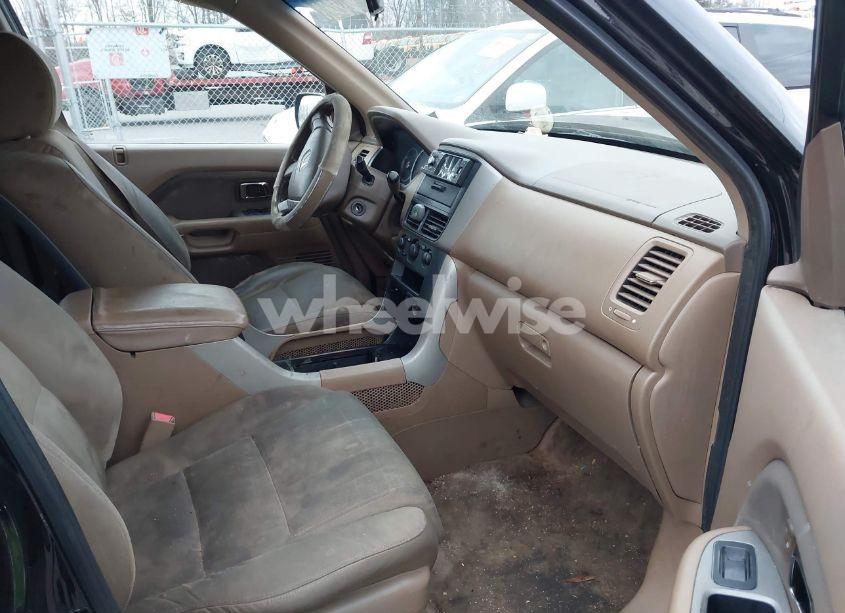 Photo 5 of 2007 Honda Pilot LX (VIN 2HKYF18137H518363)