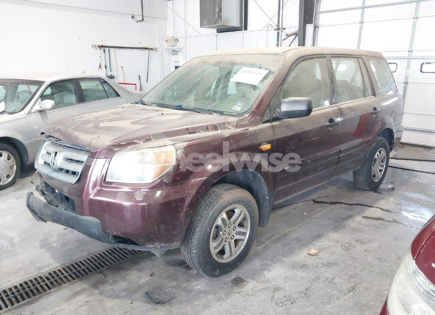 Photo 2 of 2007 Honda Pilot LX (VIN 2HKYF18137H519304)