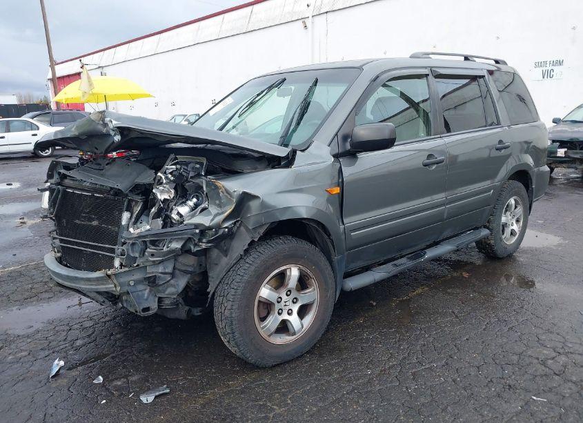 Photo 2 of 2007 Honda Pilot LX (VIN 2HKYF18137H530027)