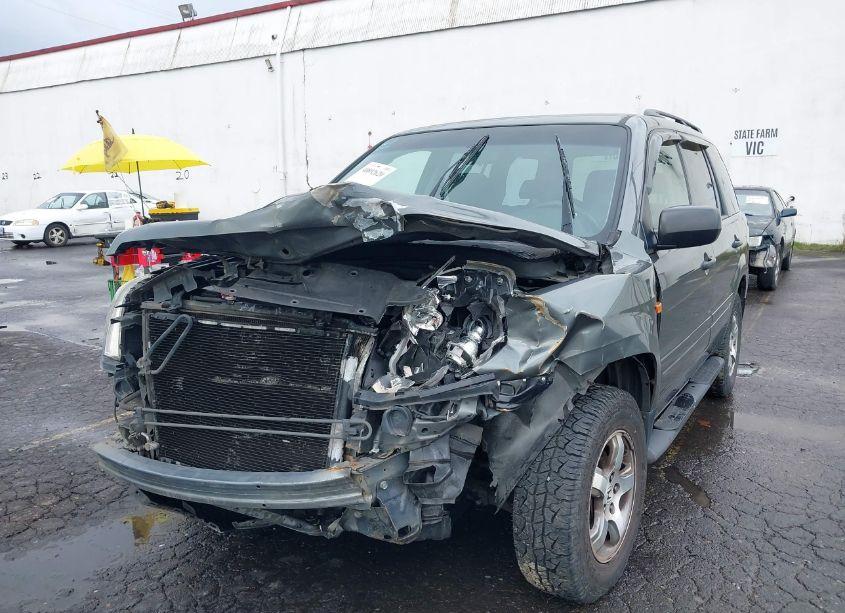 Photo 6 of 2007 Honda Pilot LX (VIN 2HKYF18137H530027)