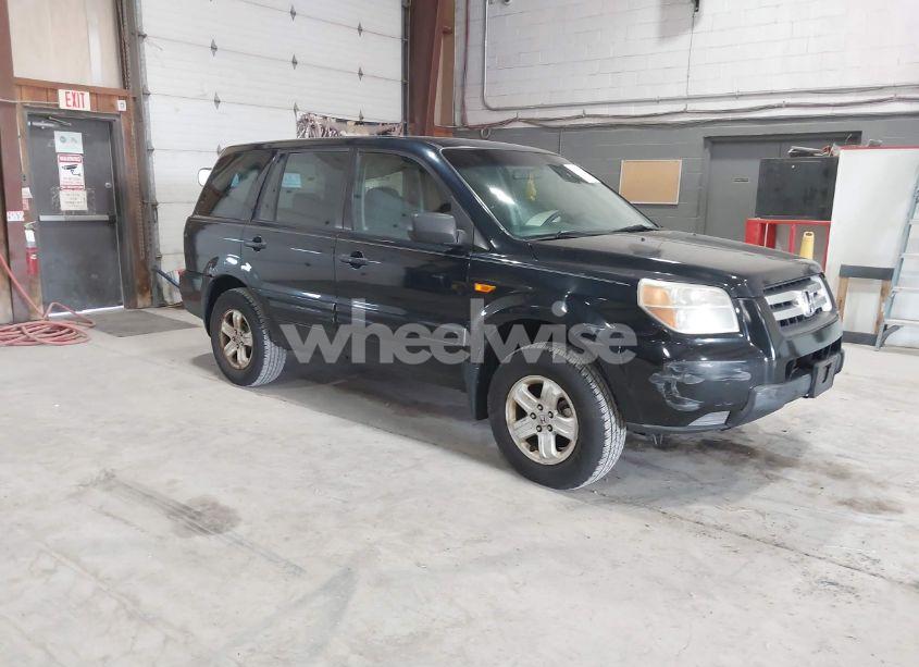 2006 Honda Pilot LX (VIN 2HKYF18146H555937) main photo