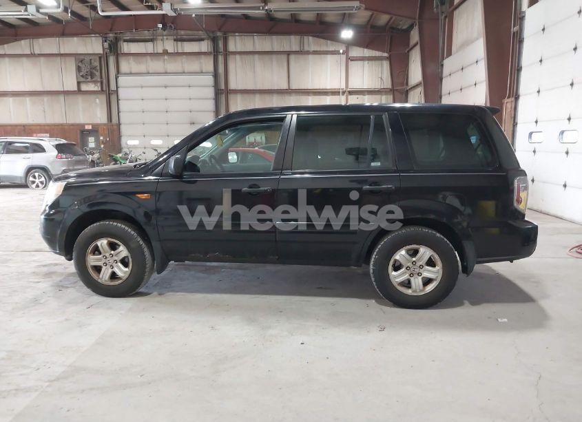 Photo 14 of 2006 Honda Pilot LX (VIN 2HKYF18146H555937)