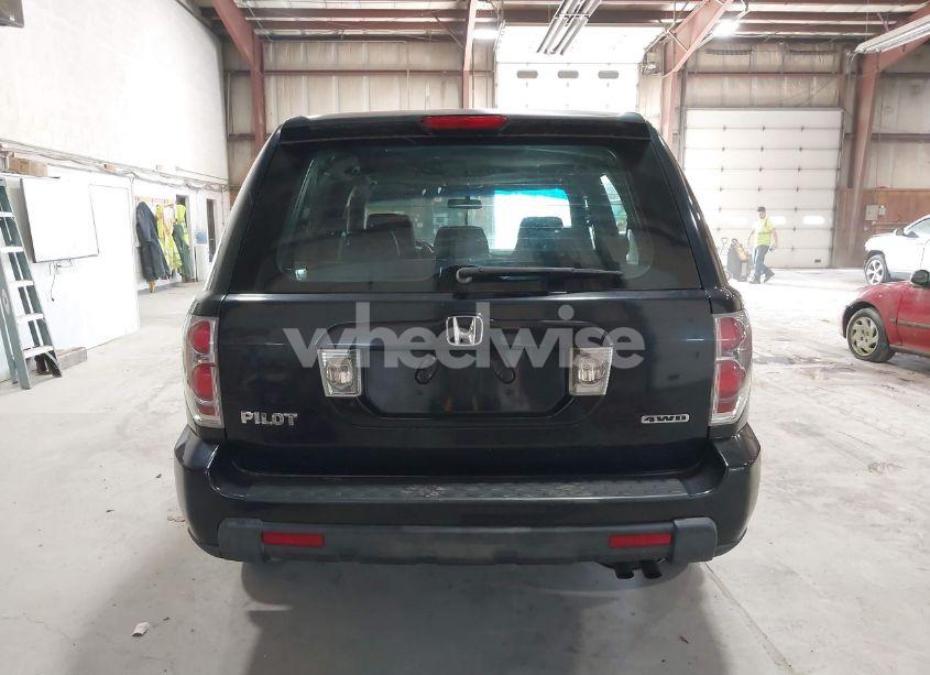 Photo 16 of 2006 Honda Pilot LX (VIN 2HKYF18146H555937)