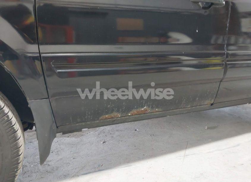 Photo 18 of 2006 Honda Pilot LX (VIN 2HKYF18146H555937)