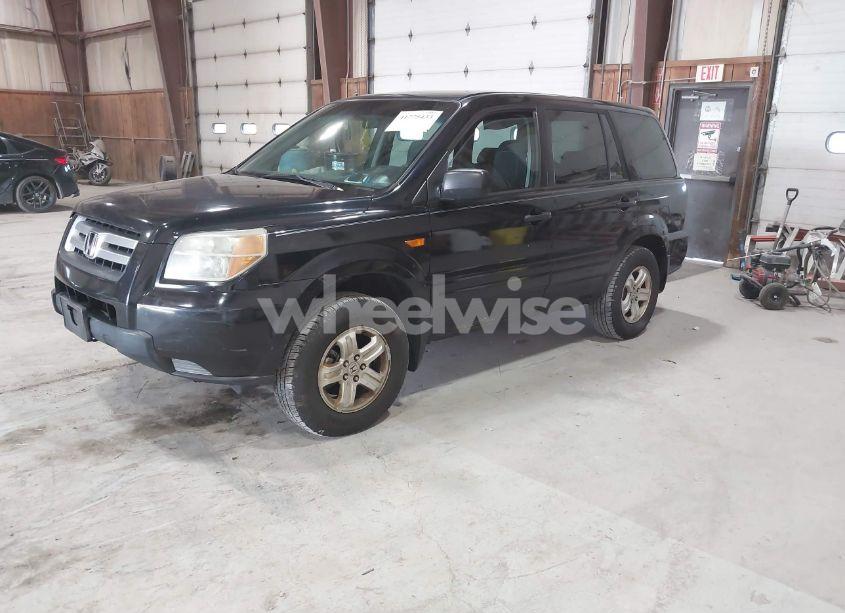 Photo 2 of 2006 Honda Pilot LX (VIN 2HKYF18146H555937)
