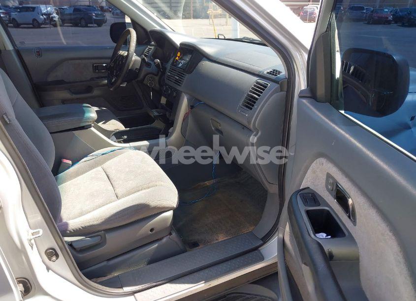 Photo 5 of 2004 Honda Pilot LX (VIN 2HKYF18154H582903)