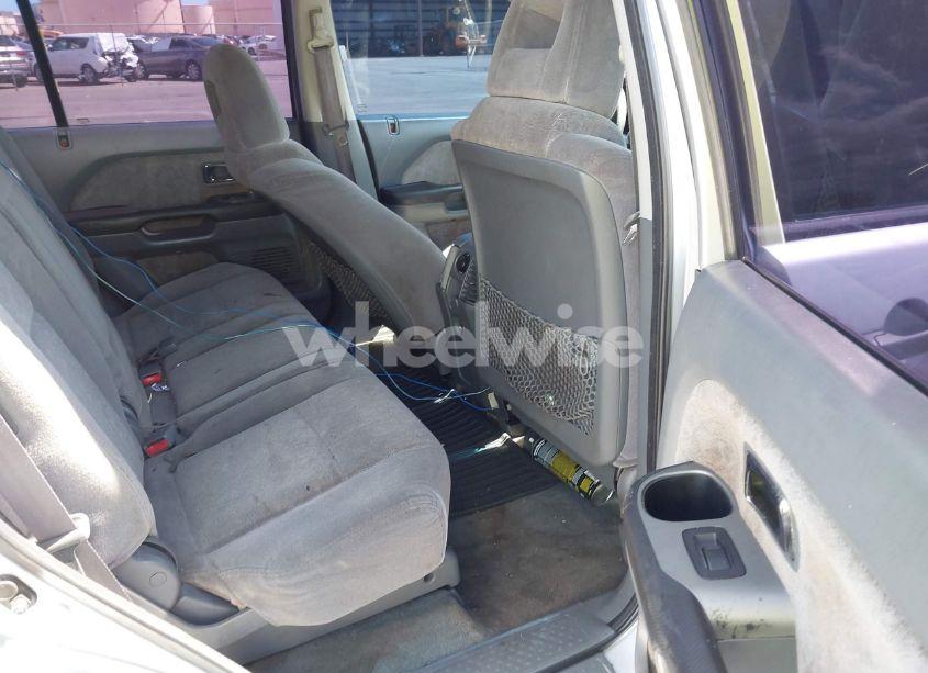 Photo 8 of 2004 Honda Pilot LX (VIN 2HKYF18154H582903)