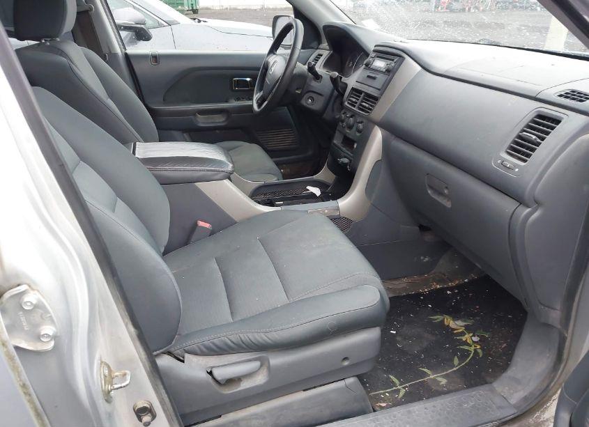 Photo 5 of 2006 Honda Pilot LX (VIN 2HKYF18166H510109)