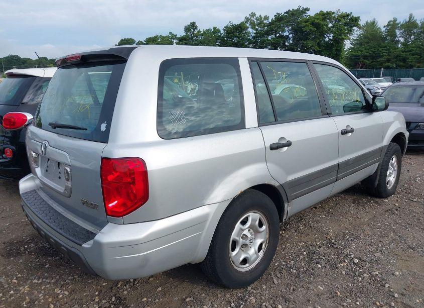 Photo 4 of 2004 Honda Pilot LX (VIN 2HKYF18174H616923)
