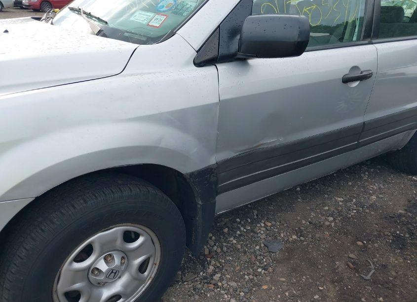 Photo 6 of 2004 Honda Pilot LX (VIN 2HKYF18174H616923)