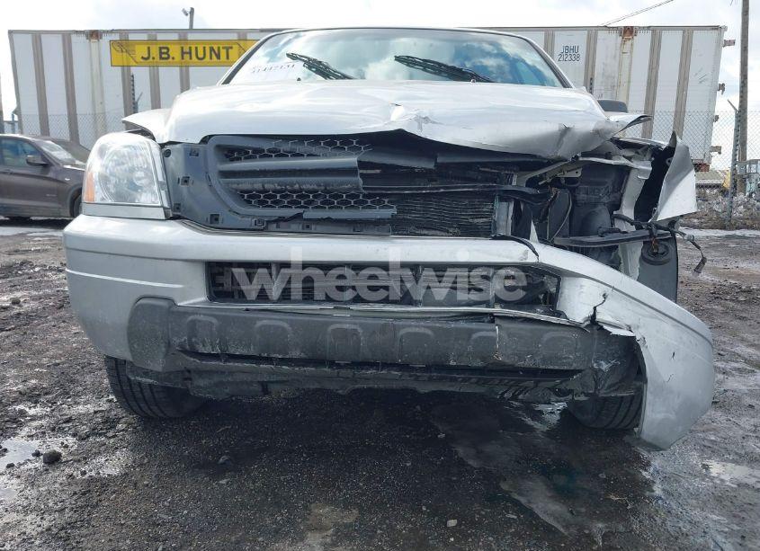 Photo 12 of 2005 Honda Pilot LX (VIN 2HKYF18175H528150)