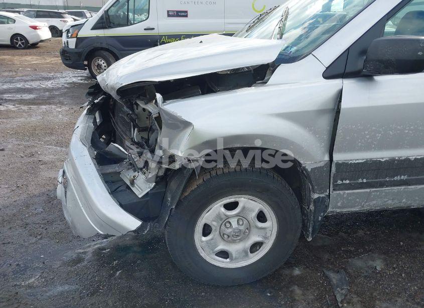 Photo 14 of 2005 Honda Pilot LX (VIN 2HKYF18175H528150)