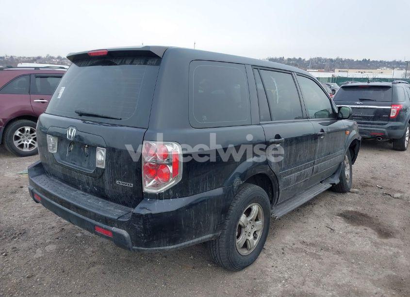 Photo 4 of 2006 Honda Pilot LX (VIN 2HKYF18176H517232)