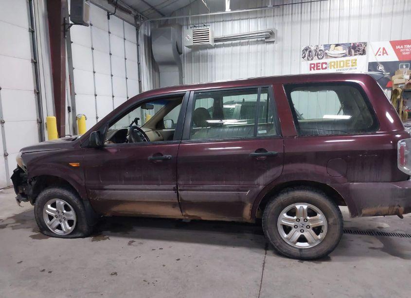 Photo 14 of 2007 Honda Pilot LX (VIN 2HKYF18177H537790)