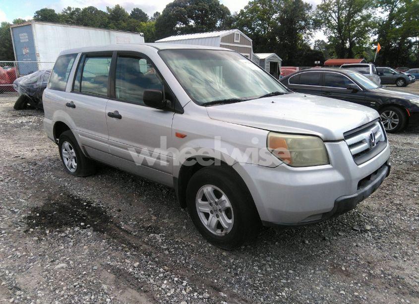 2006 Honda Pilot LX (VIN 2HKYF18186H511939) main photo