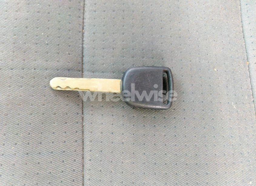 Photo 11 of 2006 Honda Pilot LX (VIN 2HKYF18186H511939)