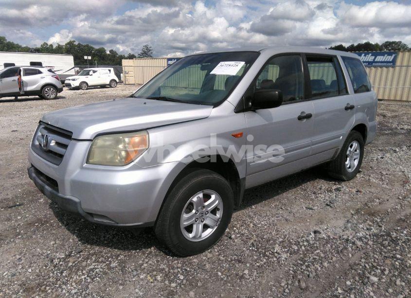 Photo 2 of 2006 Honda Pilot LX (VIN 2HKYF18186H511939)
