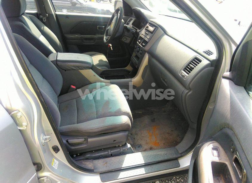 Photo 5 of 2006 Honda Pilot LX (VIN 2HKYF18186H511939)