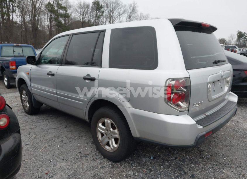 Photo 3 of 2007 Honda Pilot LX (VIN 2HKYF18187H533828)
