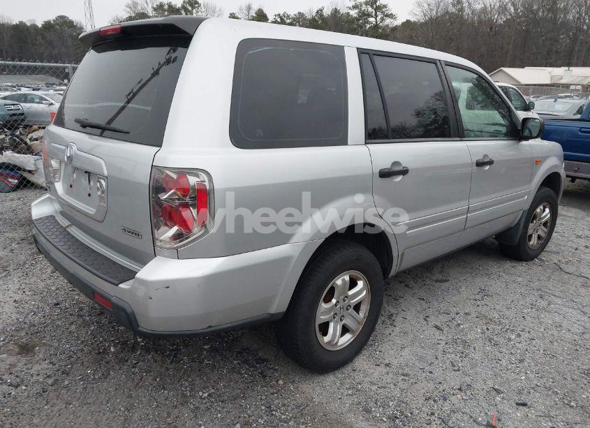 Photo 4 of 2007 Honda Pilot LX (VIN 2HKYF18187H533828)