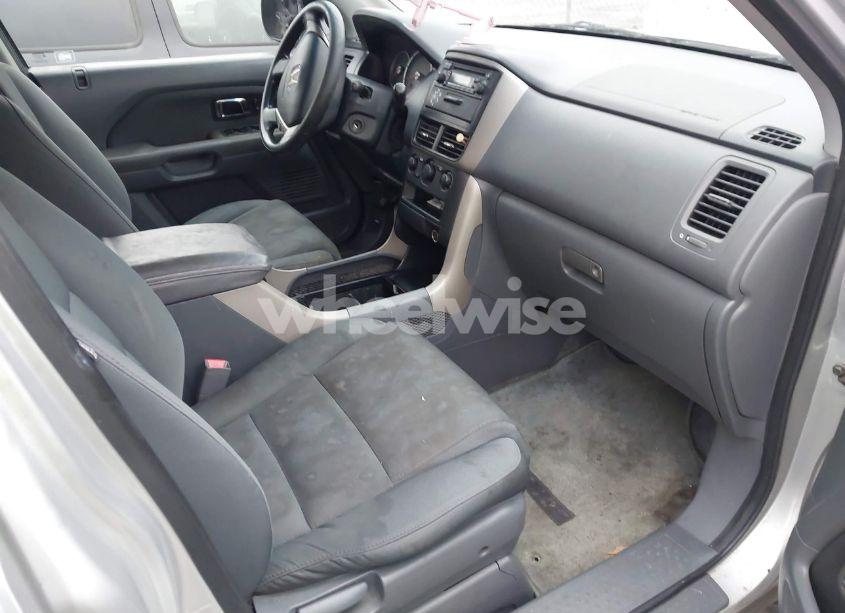 Photo 5 of 2007 Honda Pilot LX (VIN 2HKYF18187H533828)