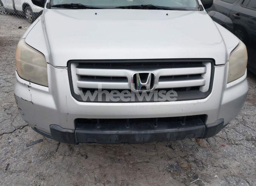 Photo 6 of 2007 Honda Pilot LX (VIN 2HKYF18187H533828)