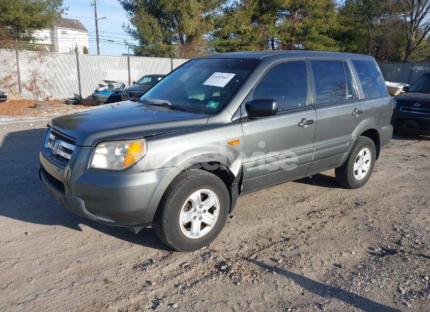 Photo 2 of 2007 Honda Pilot LX (VIN 2HKYF18197H504905)