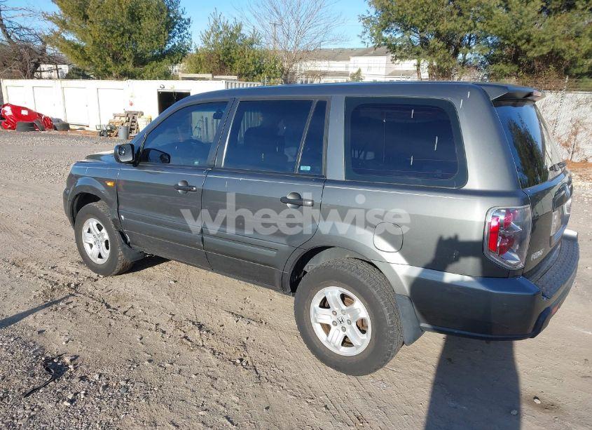 Photo 3 of 2007 Honda Pilot LX (VIN 2HKYF18197H504905)