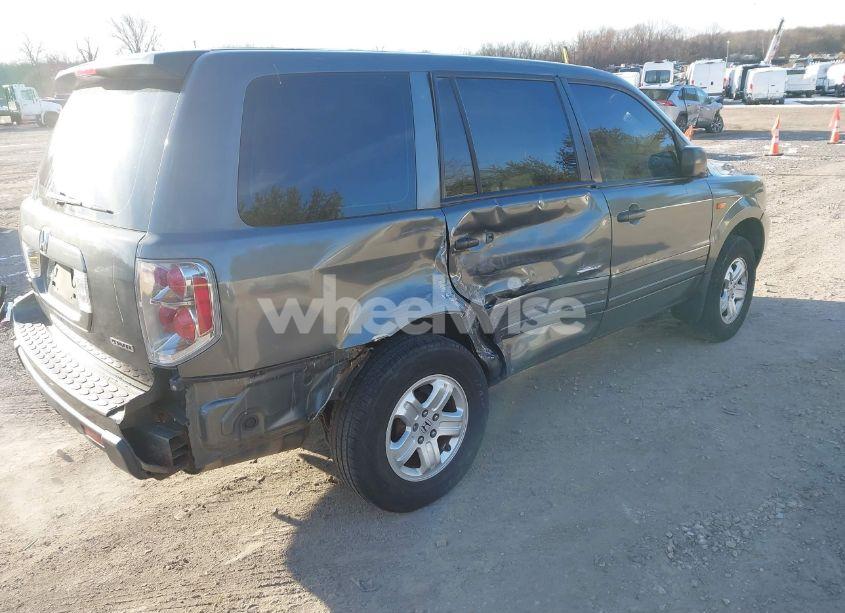 Photo 4 of 2007 Honda Pilot LX (VIN 2HKYF18197H504905)