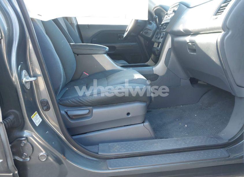 Photo 5 of 2007 Honda Pilot LX (VIN 2HKYF18197H504905)