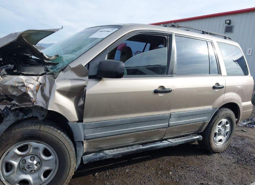 Photo 15 of 2004 Honda Pilot LX (VIN 2HKYF181X4H568303)