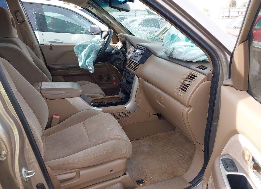 Photo 5 of 2004 Honda Pilot LX (VIN 2HKYF181X4H568303)