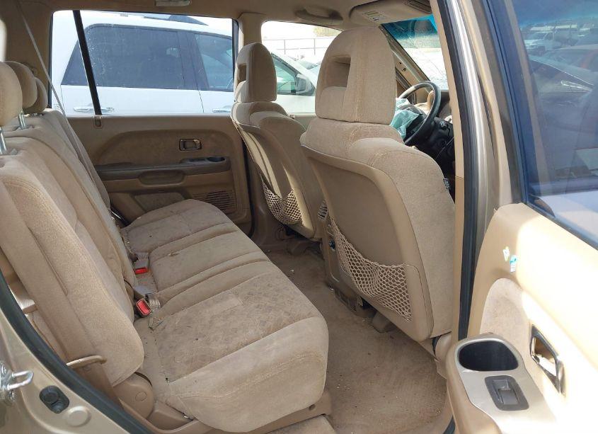 Photo 8 of 2004 Honda Pilot LX (VIN 2HKYF181X4H568303)